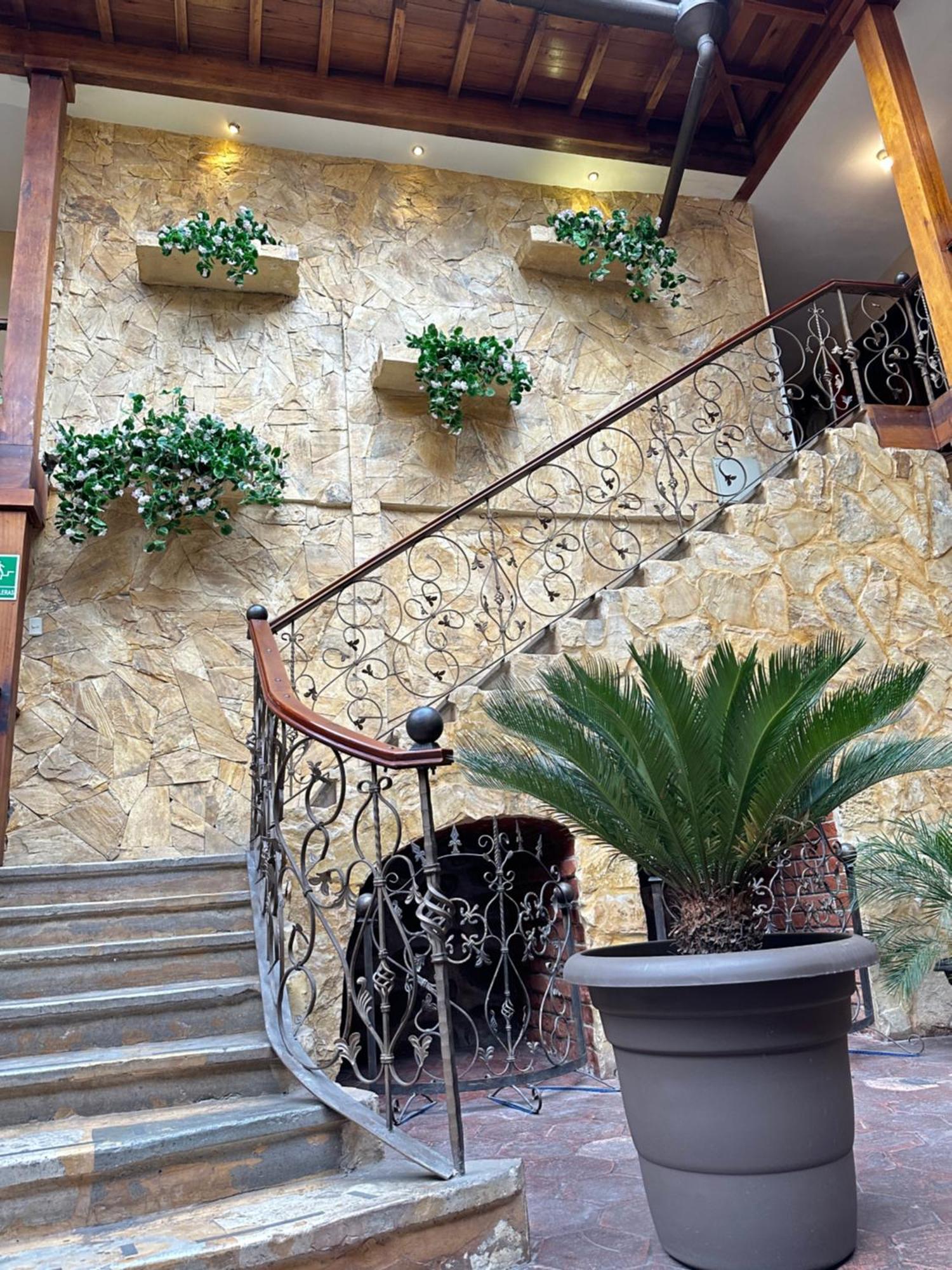 Nass Central Garden Cuenca Zewnętrze zdjęcie