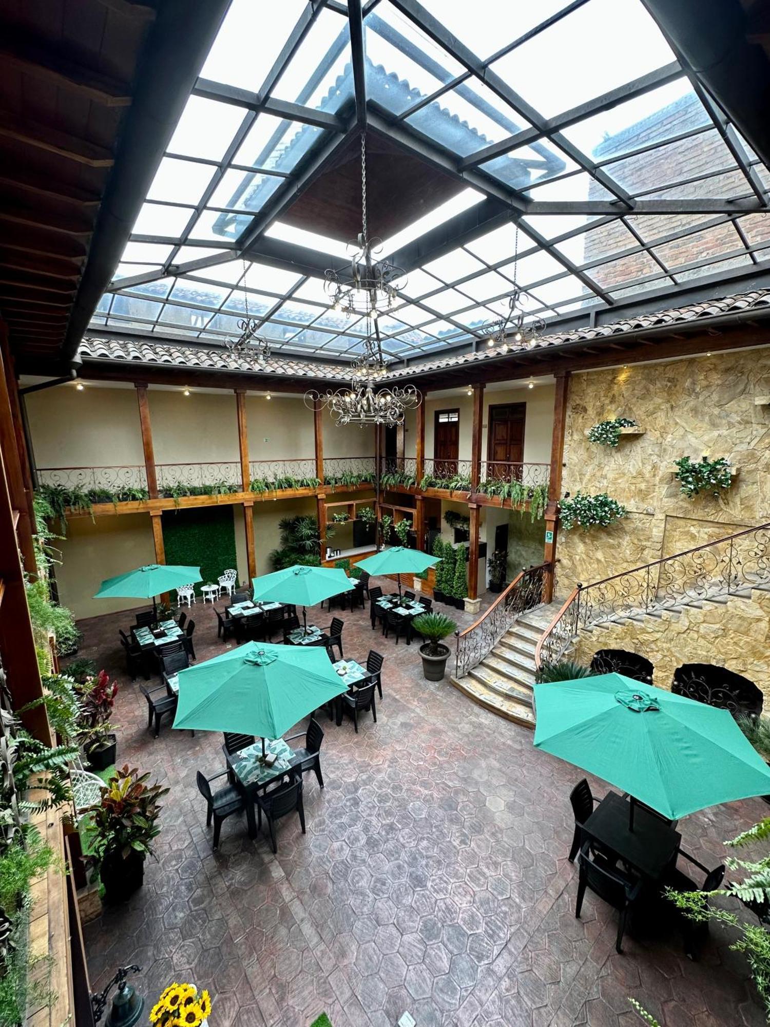 Nass Central Garden Cuenca Zewnętrze zdjęcie