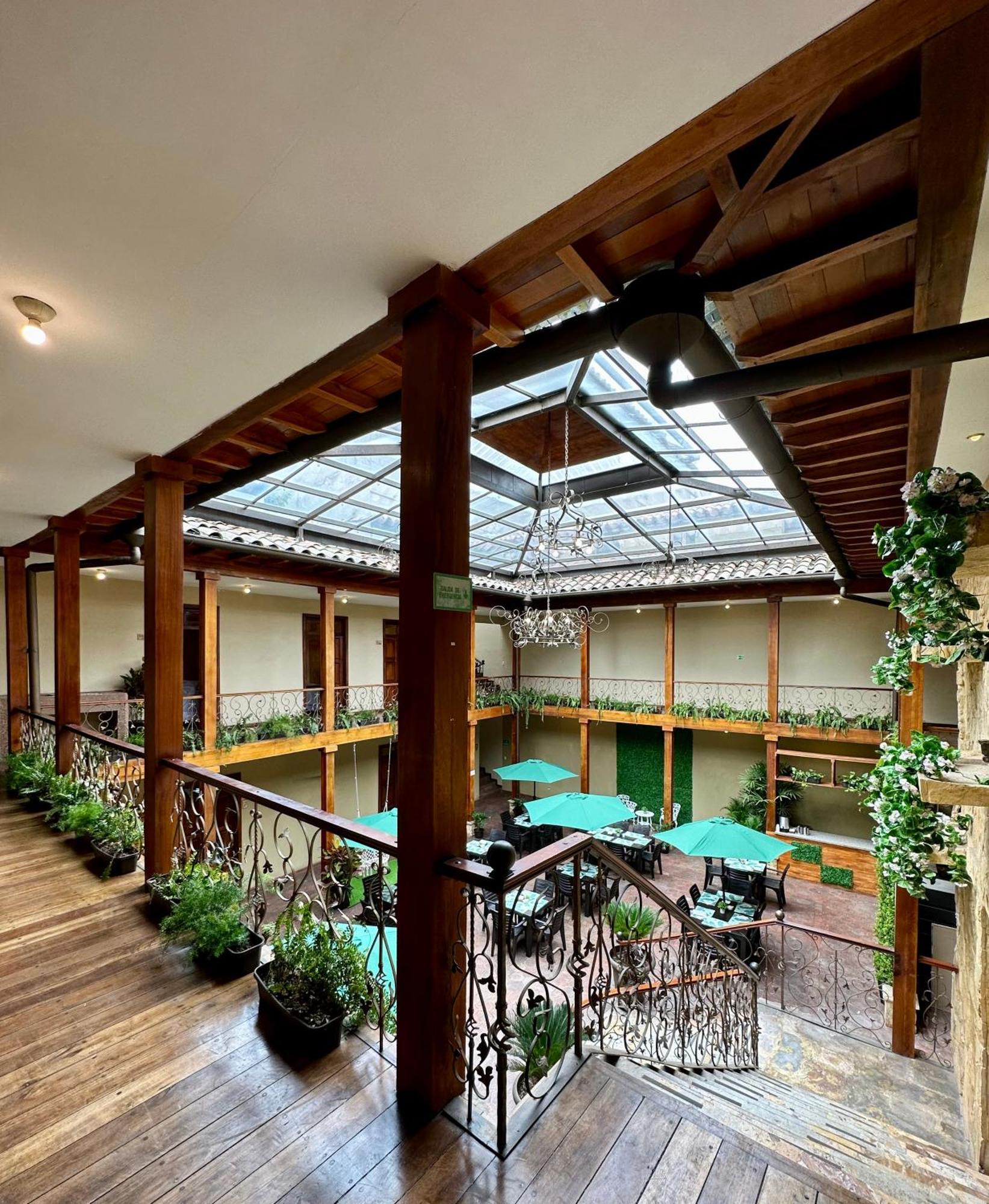 Nass Central Garden Cuenca Zewnętrze zdjęcie